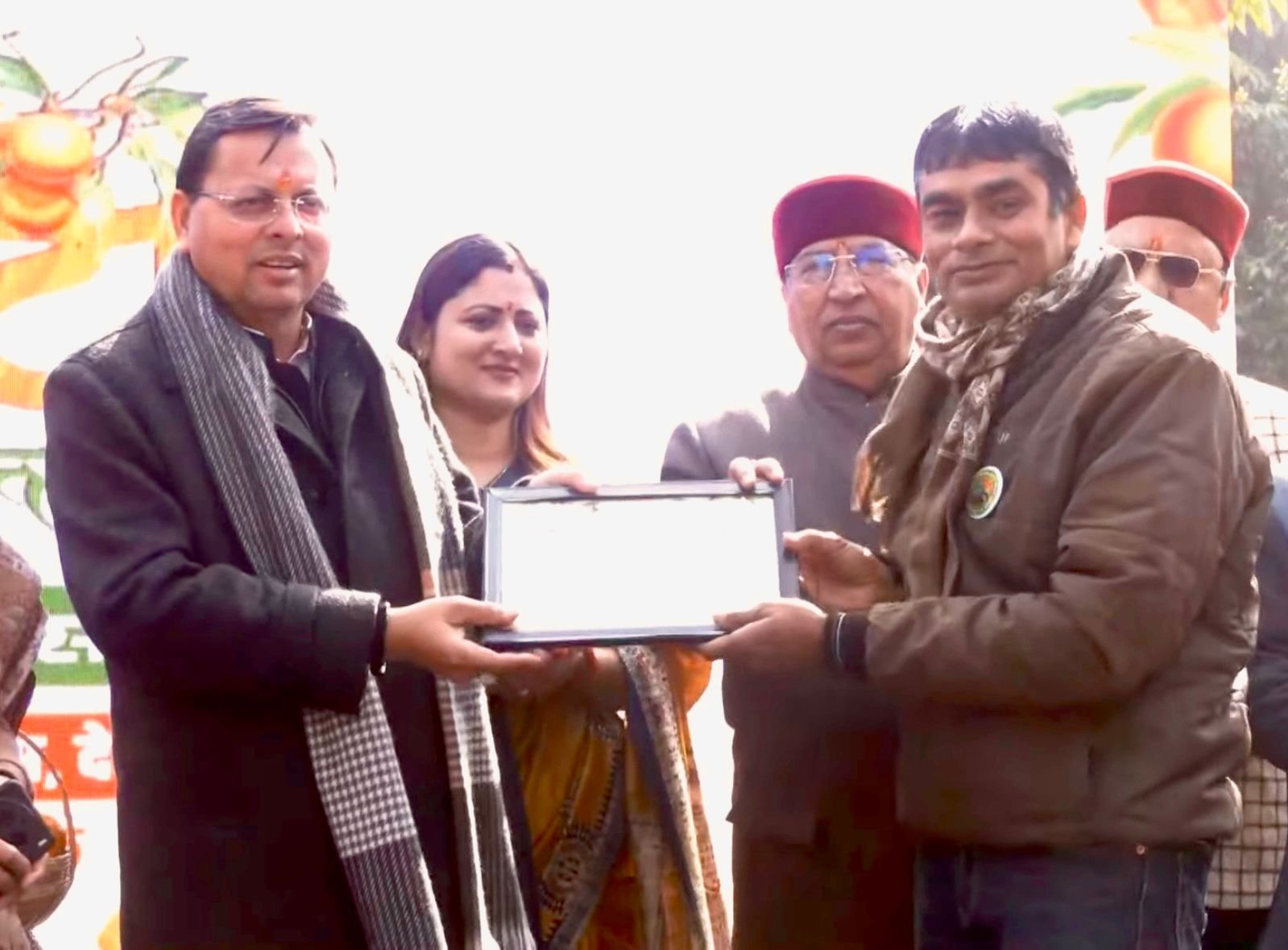 मुख्यमंत्री पुष्कर सिंह धामी ने सम्मान देकर बढ़ाया स्वर्ण सिंह वालिया का सम्मान, हरिद्वार में उत्तम किस्म की नीबू की उगाते है फसल